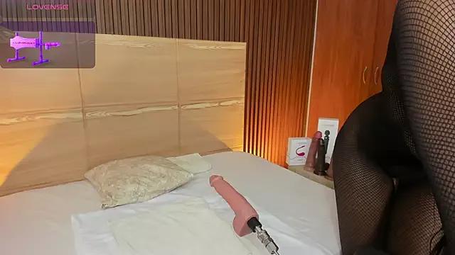 Try our streaming cams variety and talk on a personal level with our adorable girls streamers, showing off their bountiful shapes and dildos.