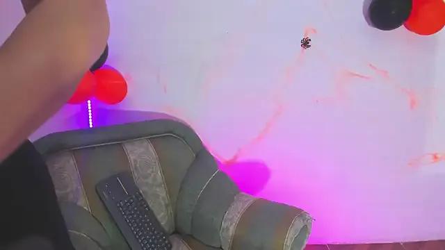 Isa-Giraldo from StripChat is Freechat