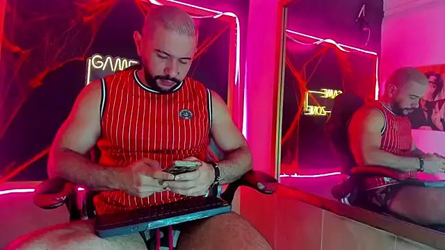 isaac_franko from StripChat is Freechat