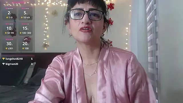 Try our streaming cams variety and talk on a personal level with our adorable girls streamers, showing off their bountiful shapes and dildos.