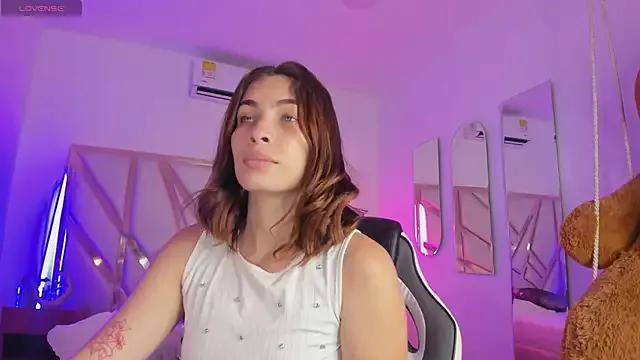 Isabel_Paris from StripChat is Freechat
