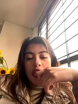 Isabela_Colins from StripChat is Freechat