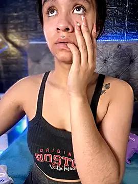 Isabella-Teen from StripChat is Freechat