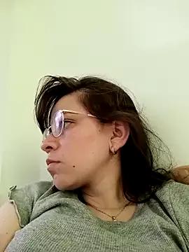 Isabella5_Brown_ from StripChat is Freechat
