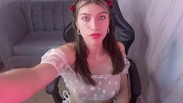 Isabella_Blondetf from StripChat is Freechat