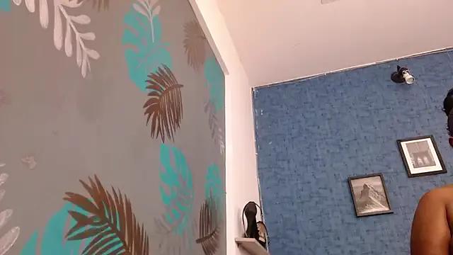 isabella_brown1 from StripChat is Freechat