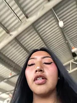 Isabella_Diamon from StripChat is Freechat