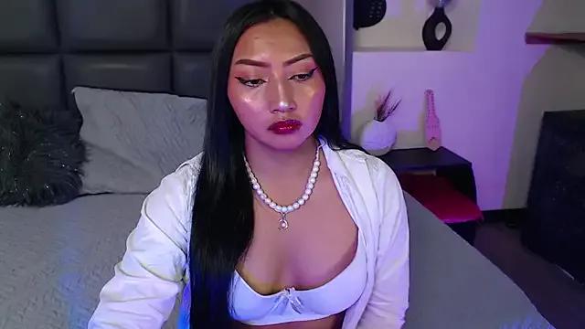 Isabella_Diamon from StripChat is Freechat