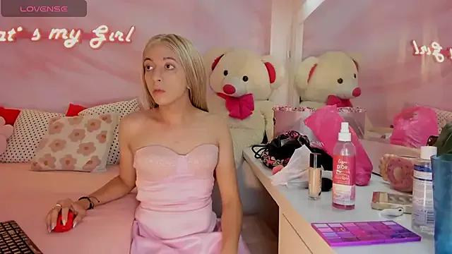 Isabella_glam from StripChat