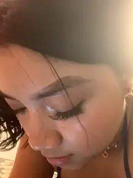 Isabella_Gold from StripChat is Freechat