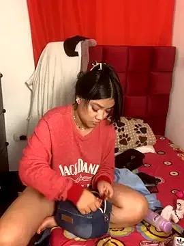 Isabella_Gold from StripChat is Freechat