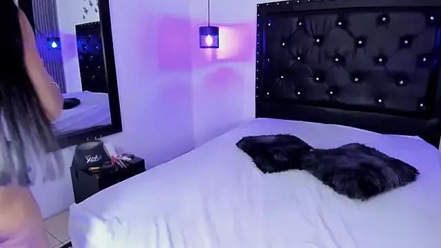 isabella_jk from StripChat is Freechat