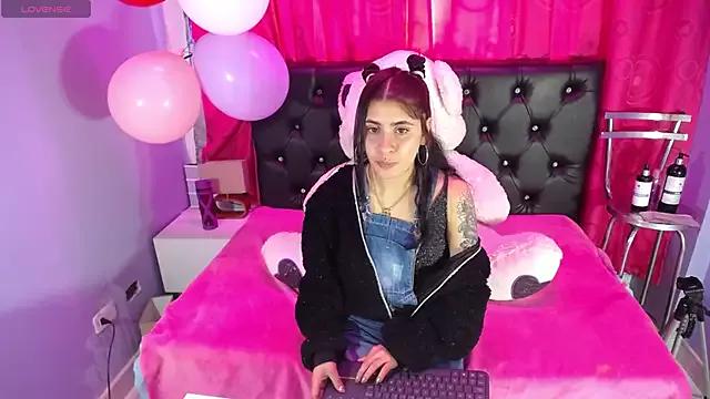 Try our streaming cams variety and talk on a personal level with our adorable girls streamers, showing off their bountiful shapes and dildos.