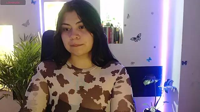 Isabella_velvett from StripChat is Freechat