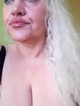 IsabellaBoni from StripChat is Freechat