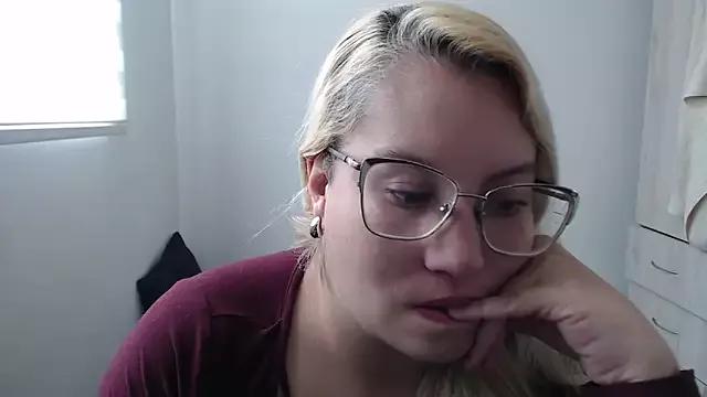 Isabellahuntercam1 from StripChat is Freechat