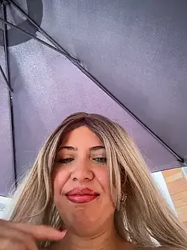 IsaSantoDomingo on StripChat 