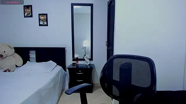 IsaSixty9 on StripChat 