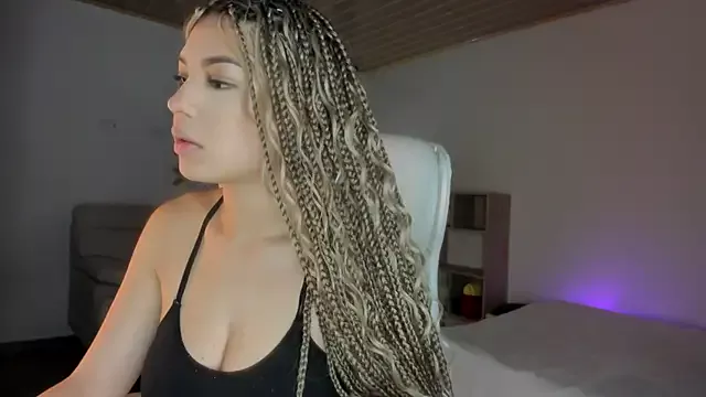 Isis_Amarah on StripChat 