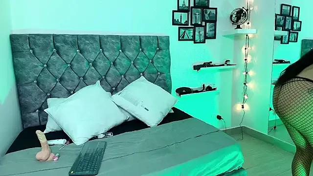 IsisBlaze_LS from StripChat