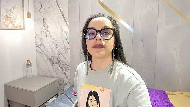 IsisNoir from StripChat