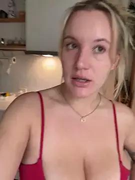 isisxoxx from StripChat