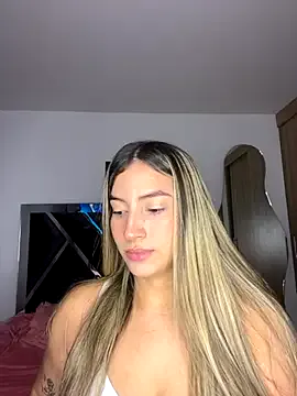 Issabela_G1 on StripChat 