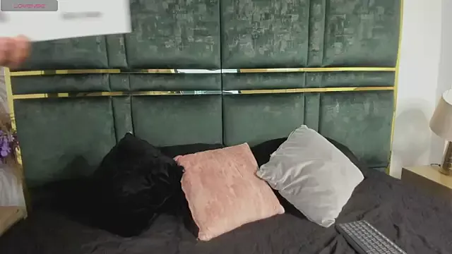 IssabellaGrey_ on StripChat 