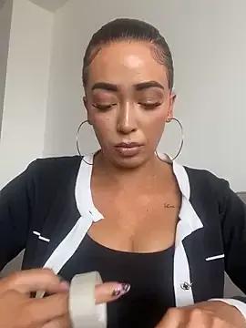 ItsCOCOx from StripChat