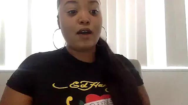 itsprettyfee from StripChat is Freechat