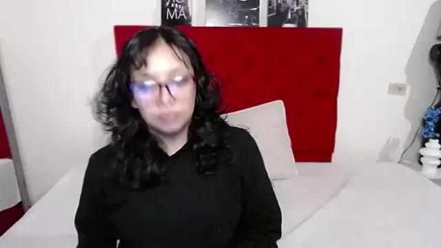 Ivi_Yvraine from StripChat is Freechat
