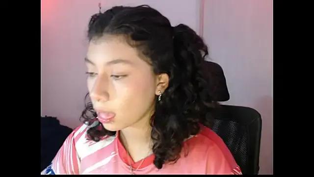 Ivonnybonn from StripChat is Freechat