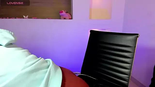 IvyBliss8 from StripChat is Freechat