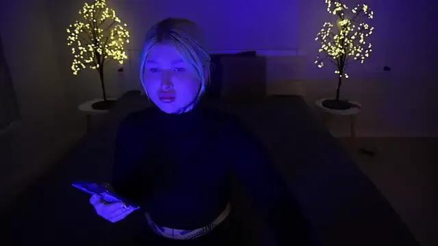 IvyLaurent from StripChat is Freechat