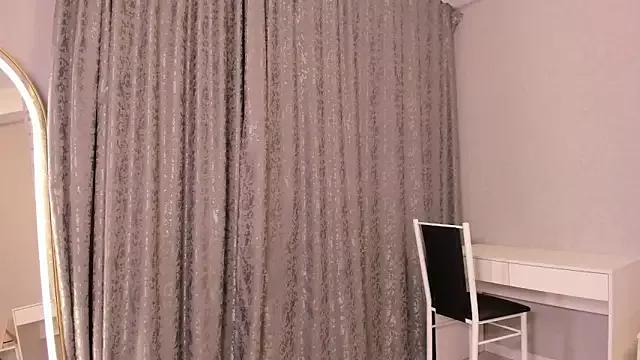 ixikiyoko from StripChat