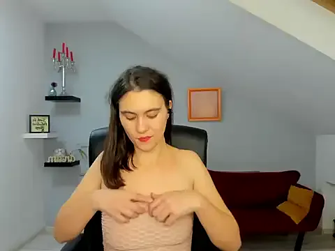 IzzyMonro on StripChat 