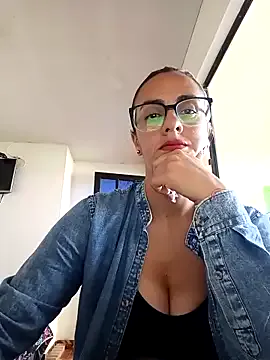 Jade_1-9 from StripChat is Freechat