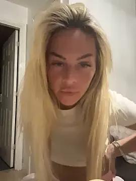 JadeMiaa from StripChat is Freechat