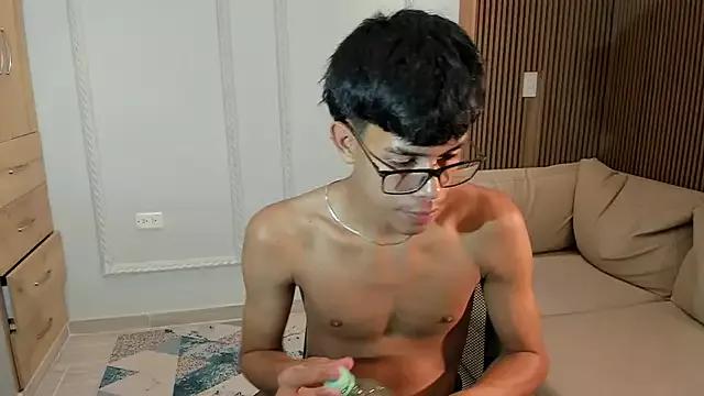 jakelux_long from StripChat is Freechat