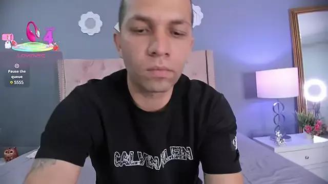 JamesKarol from StripChat is Freechat
