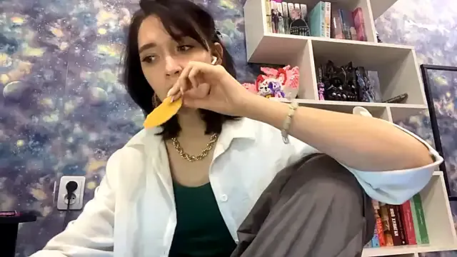 Try our streaming cams variety and talk on a personal level with our adorable girls streamers, showing off their bountiful shapes and dildos.