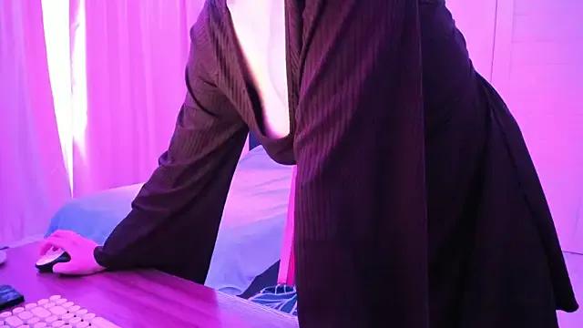 Try our streaming cams variety and talk on a personal level with our adorable girls streamers, showing off their bountiful shapes and dildos.