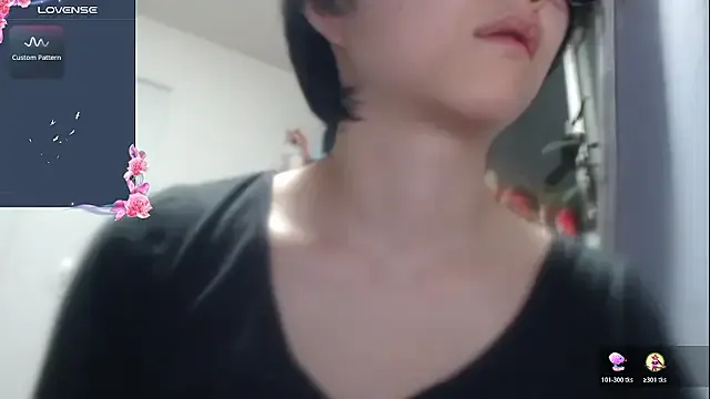 Japanese_Housewife on StripChat 