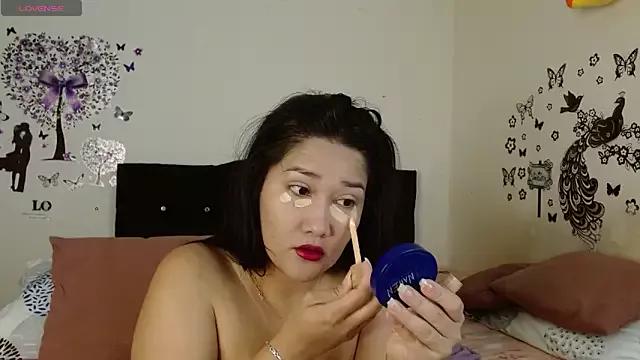 Try our streaming cams variety and talk on a personal level with our adorable girls streamers, showing off their bountiful shapes and dildos.
