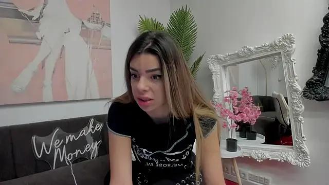 Try our streaming cams variety and talk on a personal level with our adorable girls streamers, showing off their bountiful shapes and dildos.