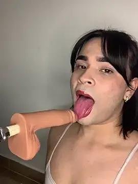 jenn_fox from StripChat is Freechat