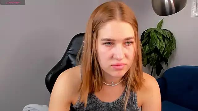 Jennifer_Wadee from StripChat