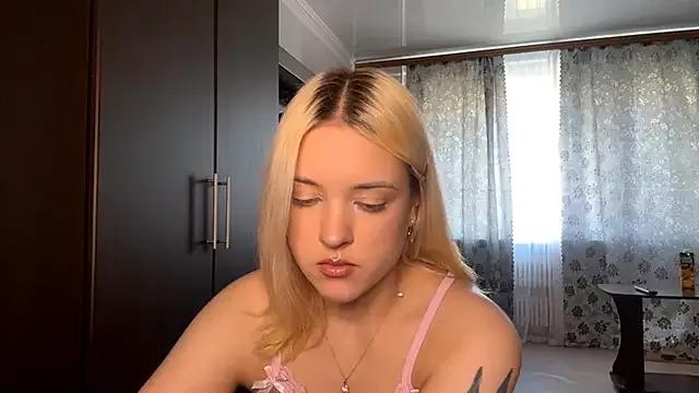 Jenniferboom from StripChat