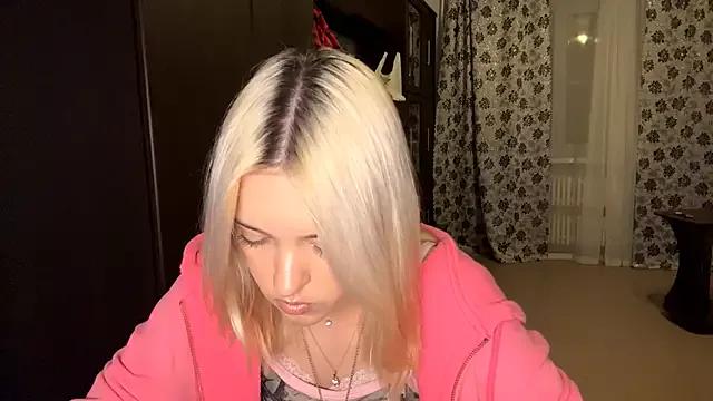 Jenniferboom from StripChat