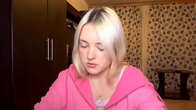 Jenniferboom from StripChat is Freechat